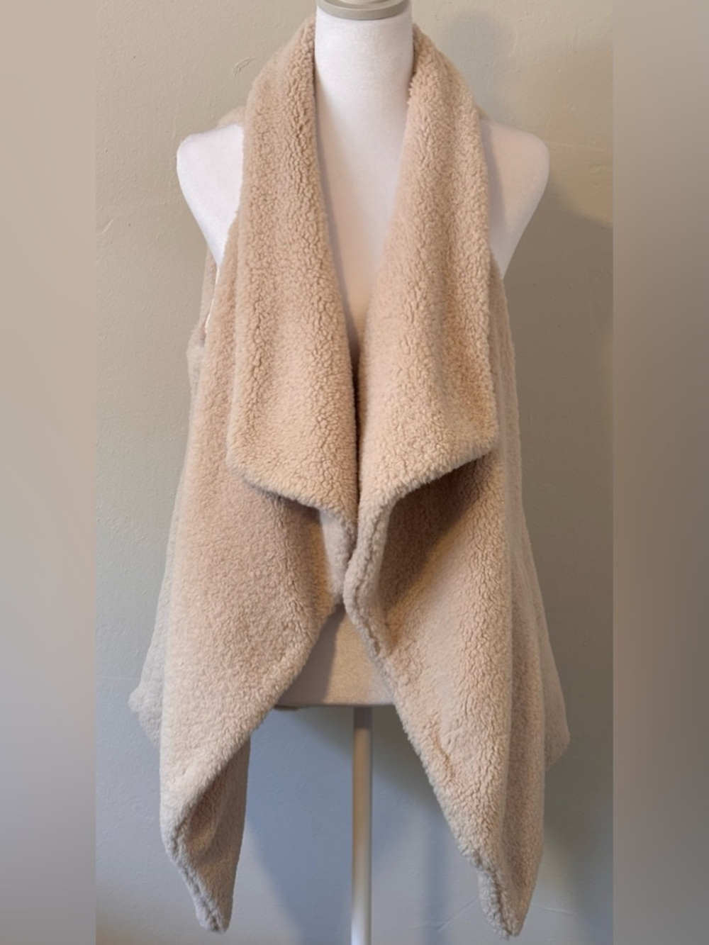 🌸 TCEC Cream Faux Shearling Open-Front Vest Women’s Size Large